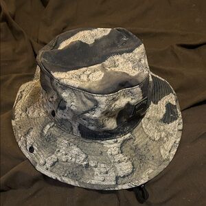 Billabong Gray Camouflage Bucket Hat with neck protector